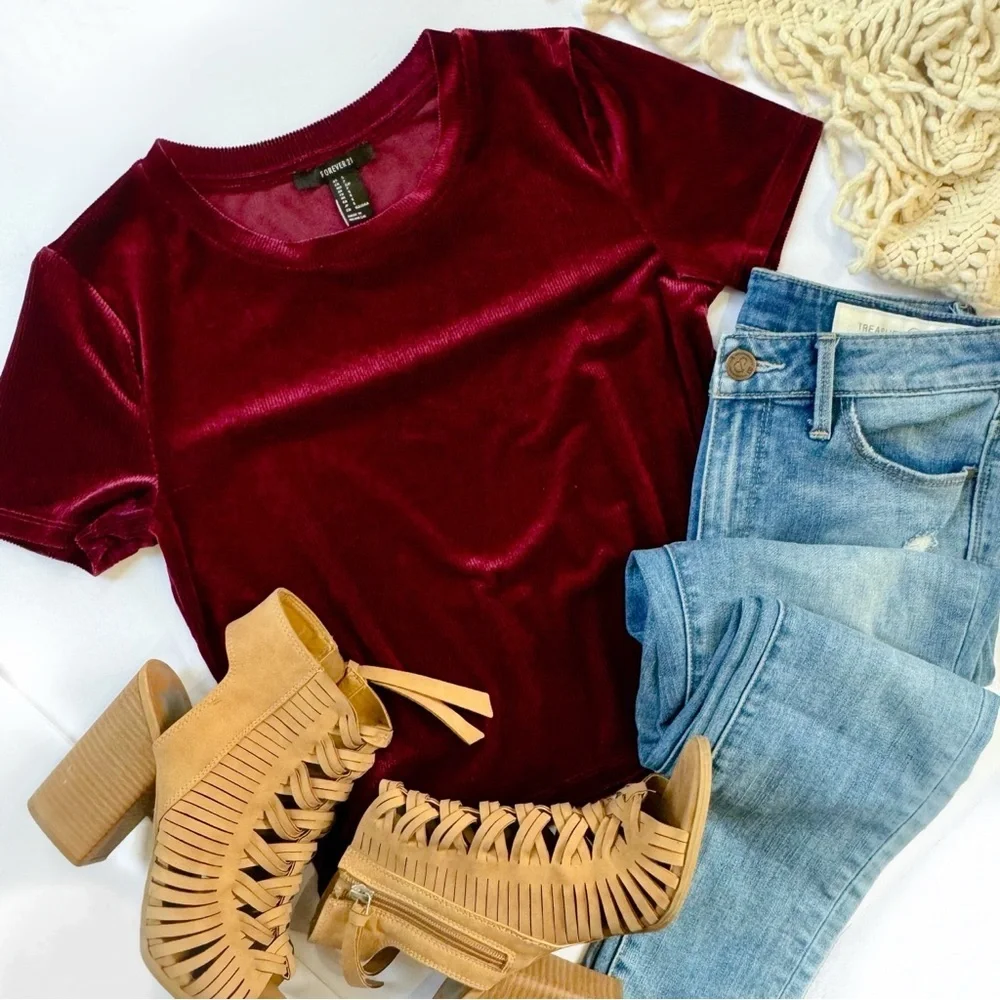 Forever 21 burgundy ribbed velvet short sleeve top - Picture 2 of 5